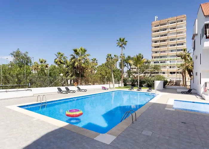 Home2book Family With Pool Near Apartamento