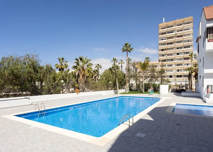 Home2book Family With Pool Near Apartamento